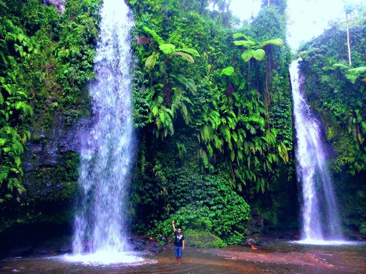 obyek wisata air terjun benang stokel kab lombok tengah - sumber ig @iroelrvz