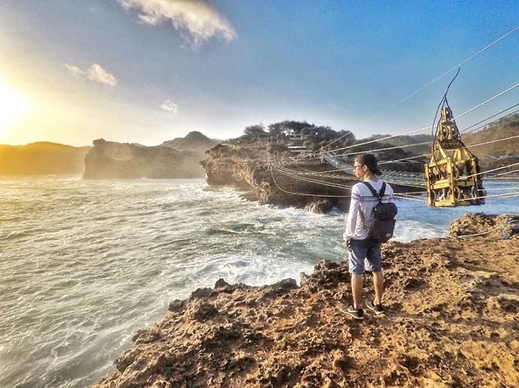 Gondola pantai Timang Yogyakarta, sumber ig najibismail