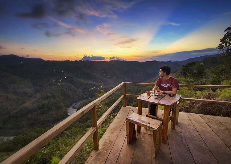 Spot foto di bukit Mojo Gumelem, sumber ig @ihsanudn
