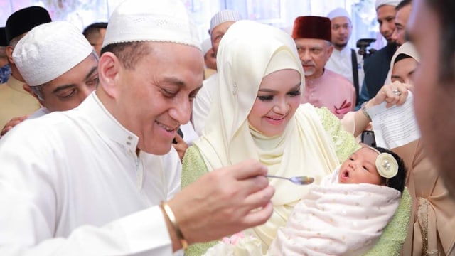 Acara Aqiqah, sumber : kumparan.com